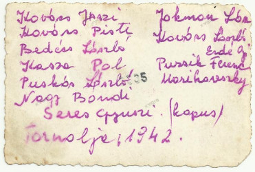 Emlék a Tornaljai TC II. világháború alatt, 1942-ben megörökített csapatáról. A fénykép hátlapján mind a 11 játékos nevét láthatjuk. Meghatározó játékosok voltak: Kovács István, Kovács József (ikrek), Bedécs László és Kasza Pál. (Szajkó Béla archívumából)
