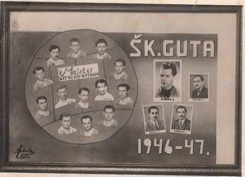A Csallóköz bajnoka az 1946/47-es bajnoki évadban a gútai labdarúgócsapat (a képen a játékosok és a szakvezetés) volt. A felvételt Fördős Ferenc archívumából küldte honlapunknak.